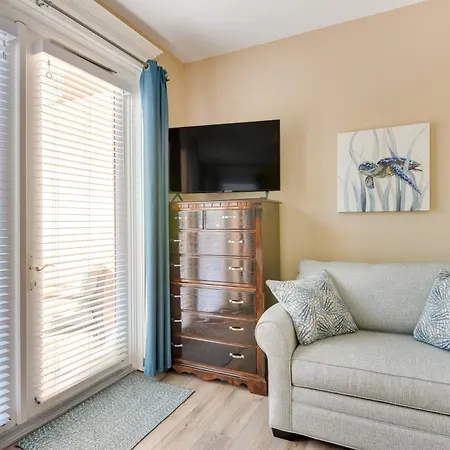 Bright And Modern Townhome Steps To Miramar Beach!